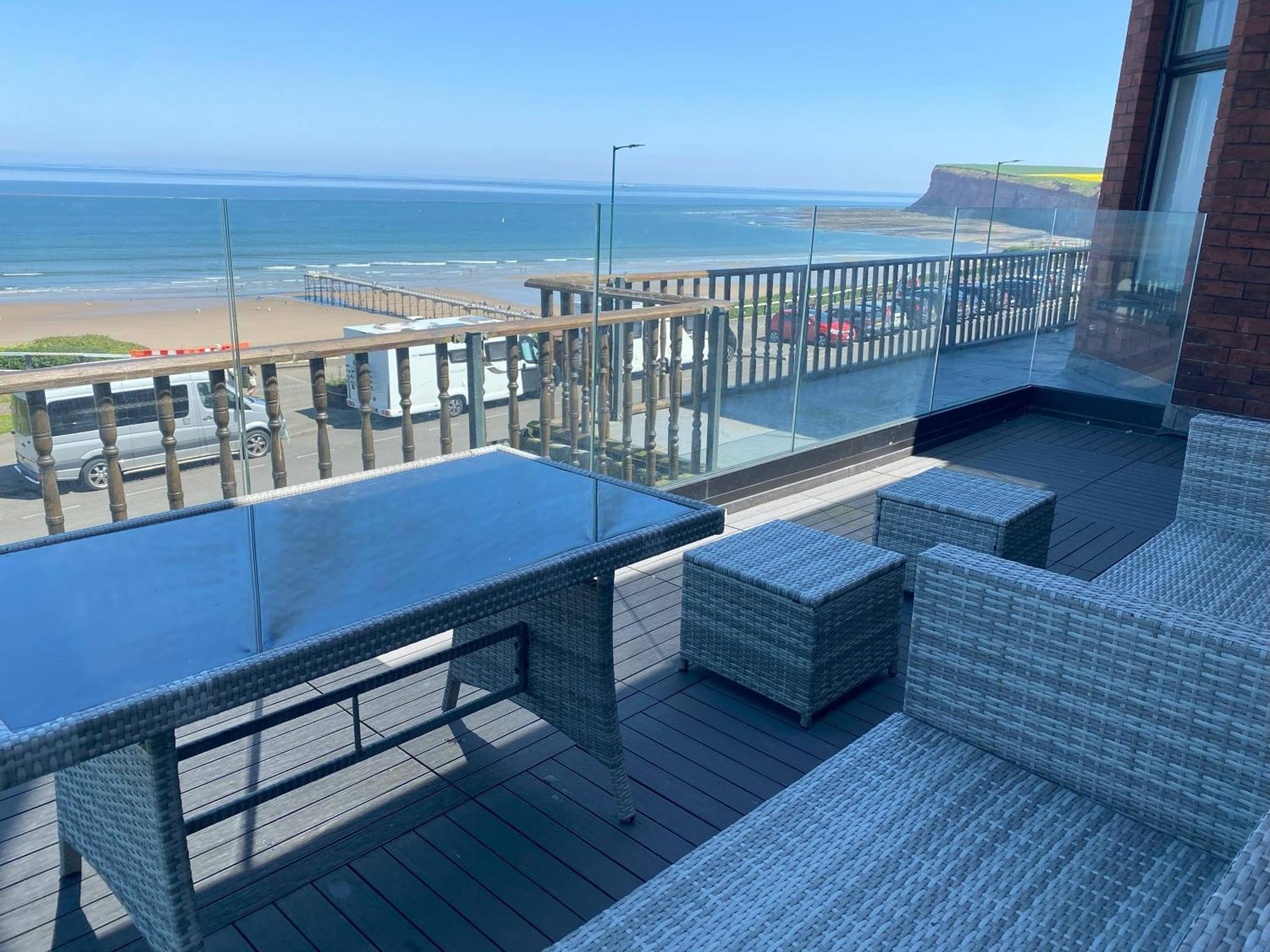 Captain'S Deck Beach Balcony Perfectlysaltburn Exteriör bild